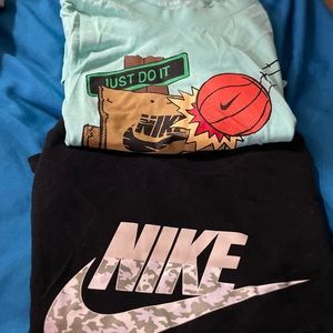 NWOT 2 Nike short sleeve kids tee
